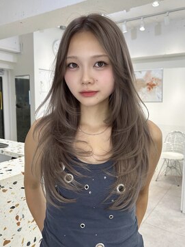 オニキス 原宿(ONYX) a233 レイヤーカット透明感カラーオリーブベージュブリーチ