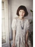 ボブに前髪短めでこけしにしないスタイル。