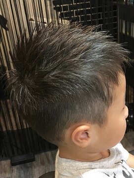 バーバー スタジオ ラフテル(Barber Studio RAFTEL) ハサミ刈り上げベリーショート、キッズカット