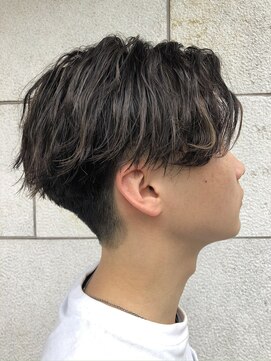 スー(suu) センターパートメンズカットメンズパーマアップバング