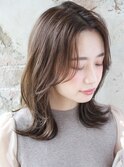 センター分けで大人な色気くびれレイヤー【イルミナカラー】京佳