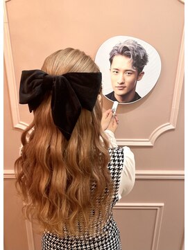 グルーヴ グルーヴ フェエリー(groove groove feerie) スノマニ参戦ヘアメ大人気プリンセスハーフアップ！新宿ぐるぐる