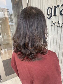 グランデ(grande) 外ハネミディ/レイヤー/ミディアム/ゆるふわ/ふわミディ