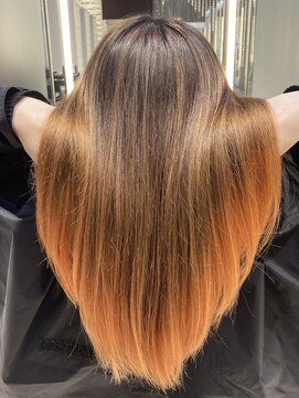 ジャン クロード ビギン 横浜ベイクオーター店(JEAN CLAUDE BIGUINE) ロング ナチュラルストレート グラデーションカラー オレンジ