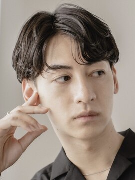 レタッチバイフィフス(RETOUCH by fifth) センターパートニュアンスパーマガイルヘアコンマヘア黒髪