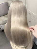 ヨロ 小岩(YOLO)&nbsp;小岩ハイライトミルクティーグレージュレイヤーカット