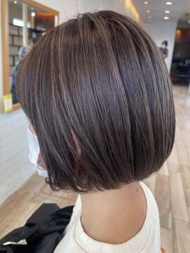 クラップス オル 金沢八景(CLAPS Ore) 金沢八景ショートボブ丸みショートイルミナカラー顔周りレイヤー