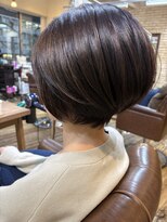 リュッカ(Lycka)&nbsp;白髪ボカシハイライト小顔ショート