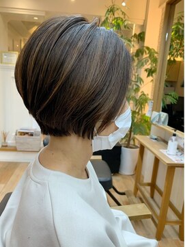 オーシャン(Ocean) [OCEAN Hair&Life藤原純]丸みショ-ト×白髪染ぼかしハイライト☆