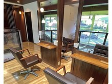 ドゥアパパス dua PAPASS HAIR&COSMETICSの雰囲気（2階の落ち着いた空間での施術も可能）