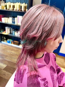 フリーダム 千種店(Freedom) ウルフカット/ピンクベージュ/派手髪/ブリーチ