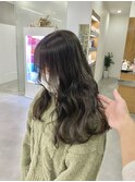 オリーブベージュ