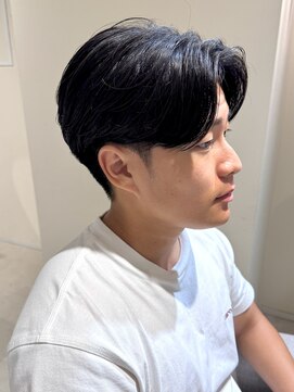 クレビアテン(CreBiA ten_) センターパート　ニュアンスパーマ　フェザーパーマ