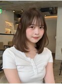 フェミニンベージュとワンホンレイヤーで小顔ヘア