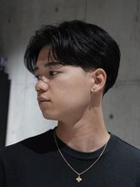 メッツ 原宿(METS) MEN'S/黒髪センターパート×テーパーフェード/ビジネスヘア