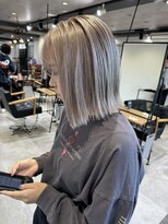 ソメルン 秋葉原&nbsp;秋葉原で叶えるシルバーブロンドボブ