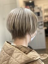 ツムグ 代官山店(TUMUGU) 大人可愛いビビッドカラー白髪ぼかし脱白髪めホワイトベージュ