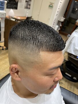 ヘアーズヨシオカ(HAIR'S YOSHIOKA) 濡れパン×スキンフェード