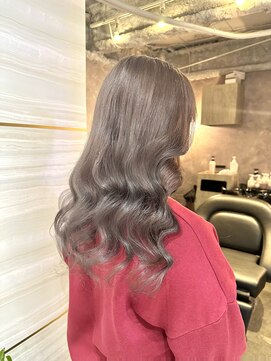 エルバイラビス 大宮(elu by lovis) 《ゆい》ミルクティーベージュ/ベージュカラー/レイヤーカット