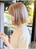 【ブリーチ＋ワンカラー】 ホワイトベージュ/スリークボブ