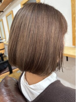 ルポ バイ モイ(Repos by MOI)の写真/白髪ぼかし～明るいグレイカラーまでデザインを楽しむことができる◎白髪染めが初めてで不安な方にも！