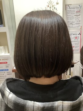 小顔カット暖色系カラー抜け感ナチュラルボブ