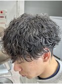動きと束感のメンズ波巻きパーマ