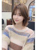 柔らかいベージュカラー×くびれレイヤーボブ