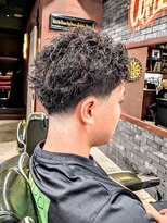フォーコーナーズカットショップスリーセント 栄(FourCornersCutShop 3/cent) 【テーパーフェード×スパイキーパーマ】