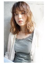 ファム(FAM)&nbsp;ふんわりウェーブミディ