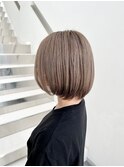 ベージュ