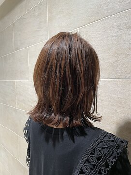 オナー(honor) 20代30代美髪☆外ハネミディ