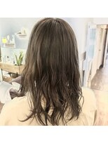 コンコードヘアー(Concord Hair) 柔らかい質感のダークグレージュ