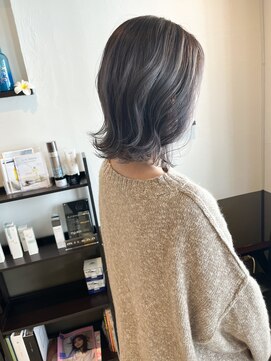 レオ(LEO) レイヤーボブ　グレージュ