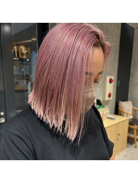 ルーフ 町田店(LUFE) ホワイトピンク　担当anna