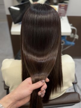 コビーバイジーナ 梅田茶屋町(Coby by Zina) 根元から自然にまとまるツヤ髪ストレート【Coby by Zina】