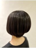 オン眉ショートボブ