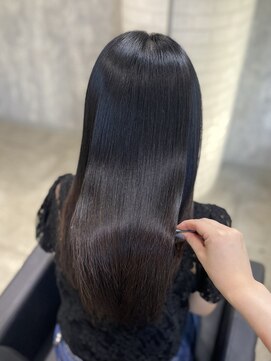 ジーナ 博多(Zina) 【 shiori 】艶髪 髪質改善