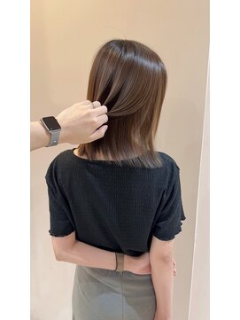 カミトトノウ 艶感たっぷり　髪質改善×スリークボブ