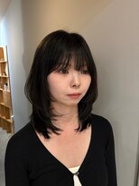 サンプラス(san+)&nbsp;【マユコ】韓国ミディアムレイヤーカット暗髪ハッシュカット