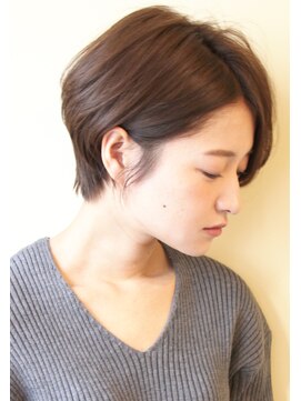 レウナ 外苑前(Reuna) 30代40代に人気シルエットが綺麗なひし形ショートボブ