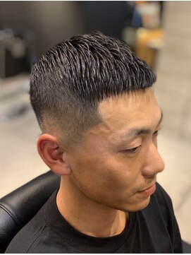 フランクスバーバー アンド ビアークラブ(FRANK'S BARBER and BEER CLUB) サイドパートショートクロップウェットテクノフェードR