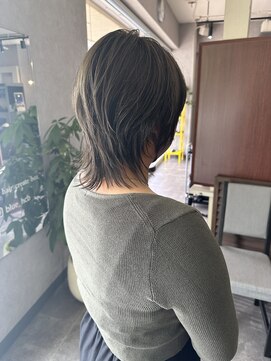 ブルー(blue) ミディアムレイヤー　ウルフカット
