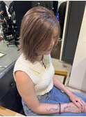 オリーブベージュ　レイヤーボブ　シアーカラー