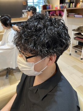 シアン(cyan) 波打ちパーマスタイル