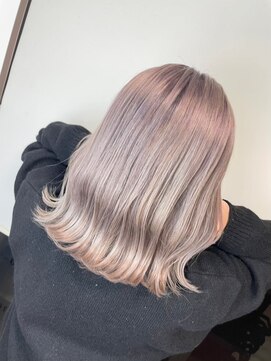 アイズ 本厚木(AIZU) ホワイトピンクベージュ