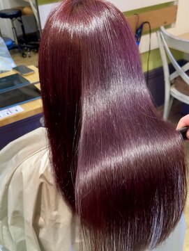 サラ艶ロング髪質改善ストレート縮毛矯正ピンクラベンダー赤髪
