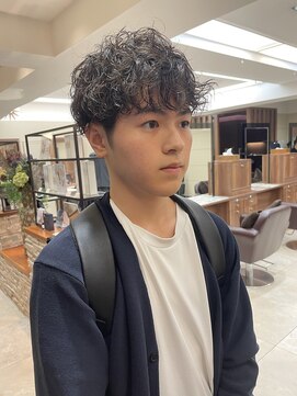 ユキオ オブ ヘアー(YUKIO of Hair) スパイラルパーマツイストパーマ