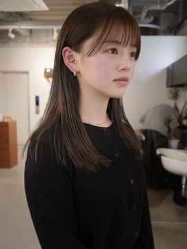 ヨー(Yoh-) 【ナチュラルレイヤー/ササキケイスケ】セミロング/ミディアム