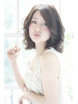 クィーンズガーデンバイケーツーギンザ(QUEEN’S GARDEN by K two GINZA) [K-two銀座]大人女子の小顔ミディアム